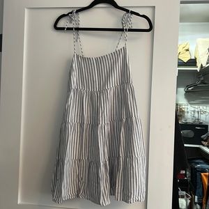 Abercrombie blue/white stripe tie shoulder tiered dress w/ pockets